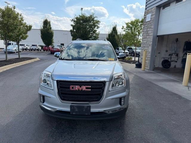 Used 2016 GMC Terrain SLE w/ Chrome Edition FWD image 2