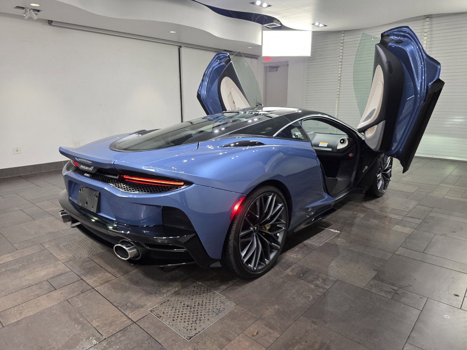 New 2026 McLaren GTS RWD image 21