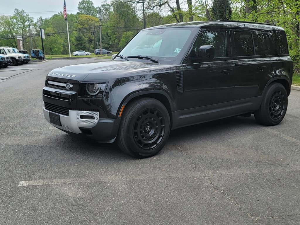 Used 2025 Land Rover Defender 110 S AWD/4WD image 5