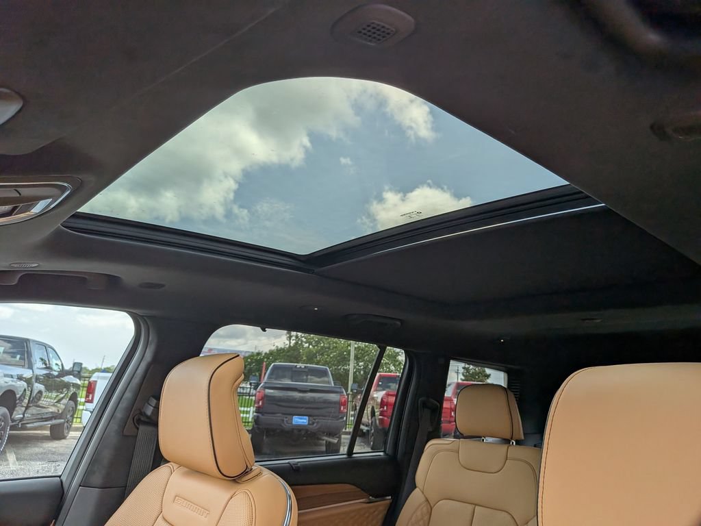 New 2026 Jeep Grand Cherokee L Summit AWD/4WD image 17