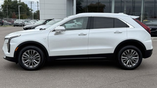 Certified 2025 Cadillac XT4 Premium Luxury AWD/4WD image 39
