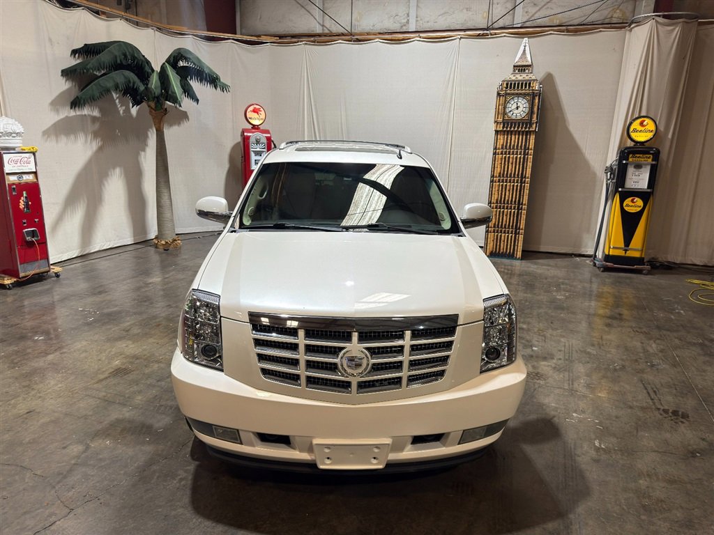 Used 2010 Cadillac Escalade ESV Premium AWD/4WD image 8