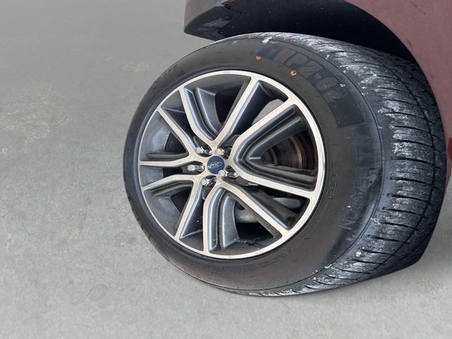 Used 2020 Ford Edge Titanium FWD image 11