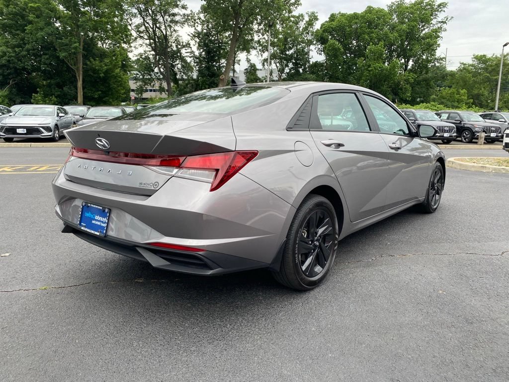 Certified 2023 Hyundai Elantra SEL FWD image 4