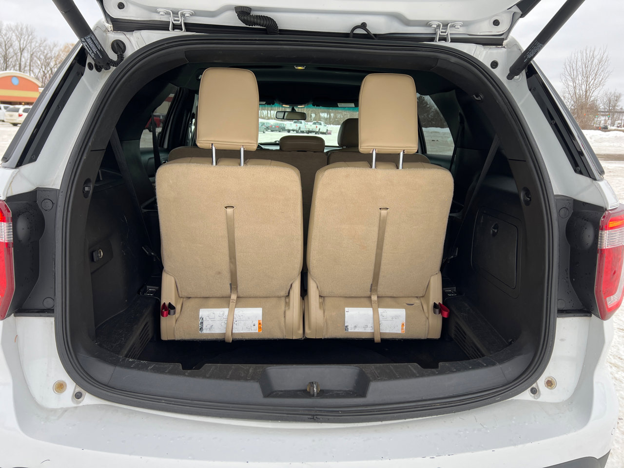 Used 2016 Ford Explorer XLT w/ Equipment Group 202A image 38