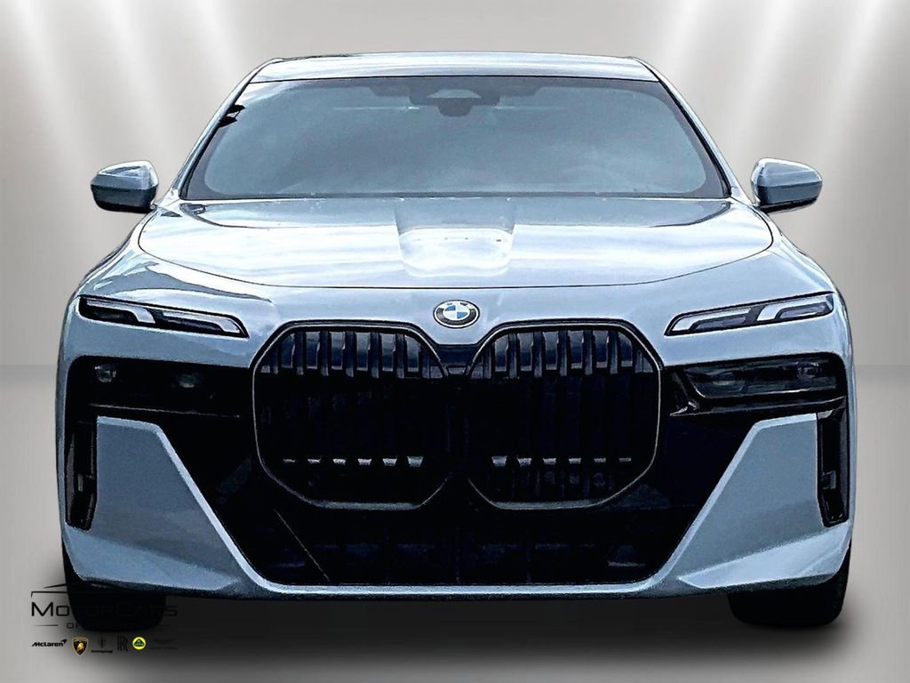 Used 2025 BMW 740i 740i w/ Premium Package image 3