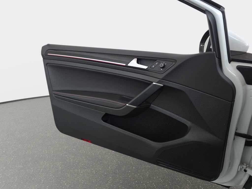 Used 2015 Volkswagen GTI SE w/ Lighting Package (SEL) FWD image 26