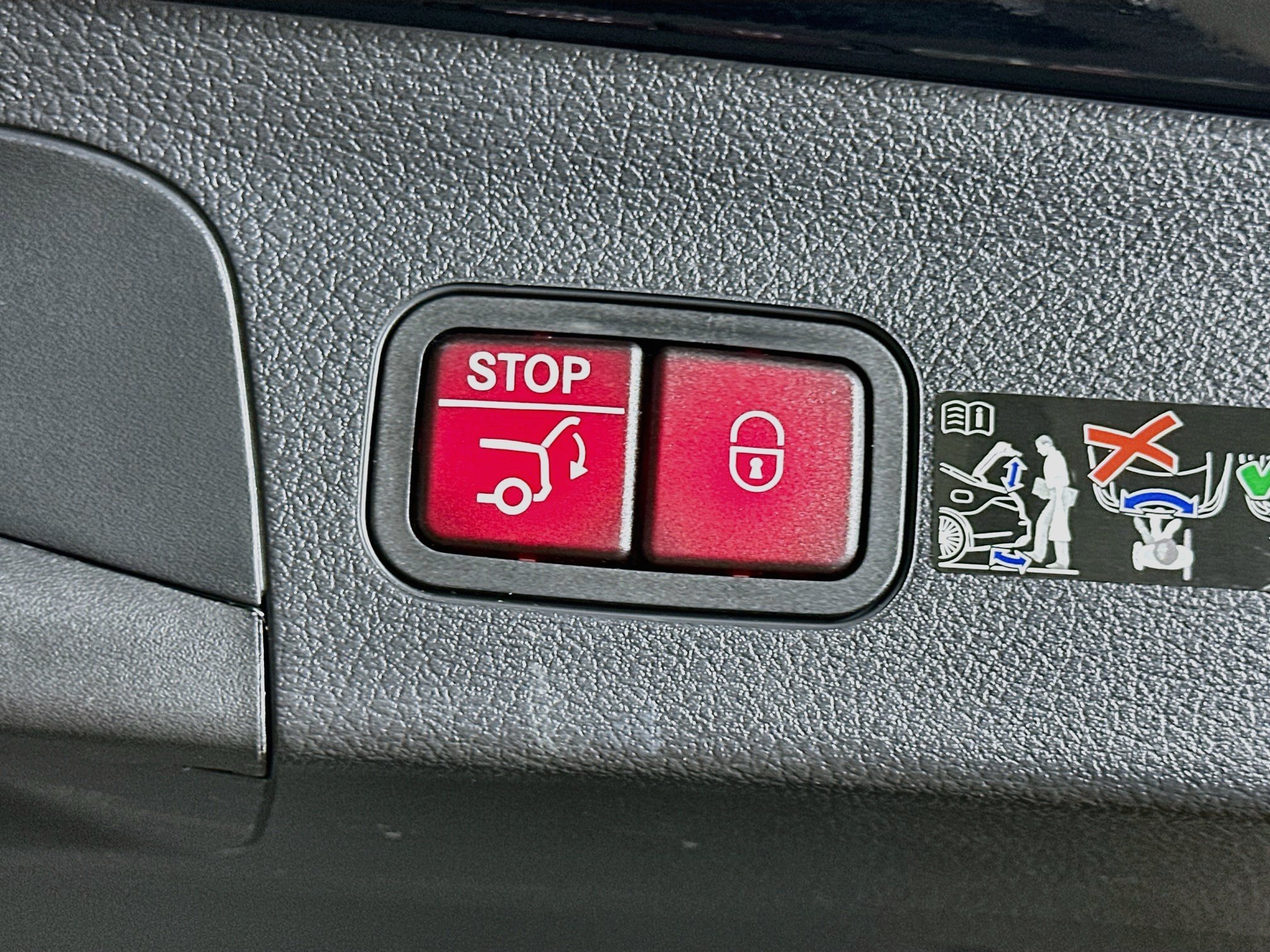 Certified 2026 Mercedes-Benz GLS 450 4MATIC image 34