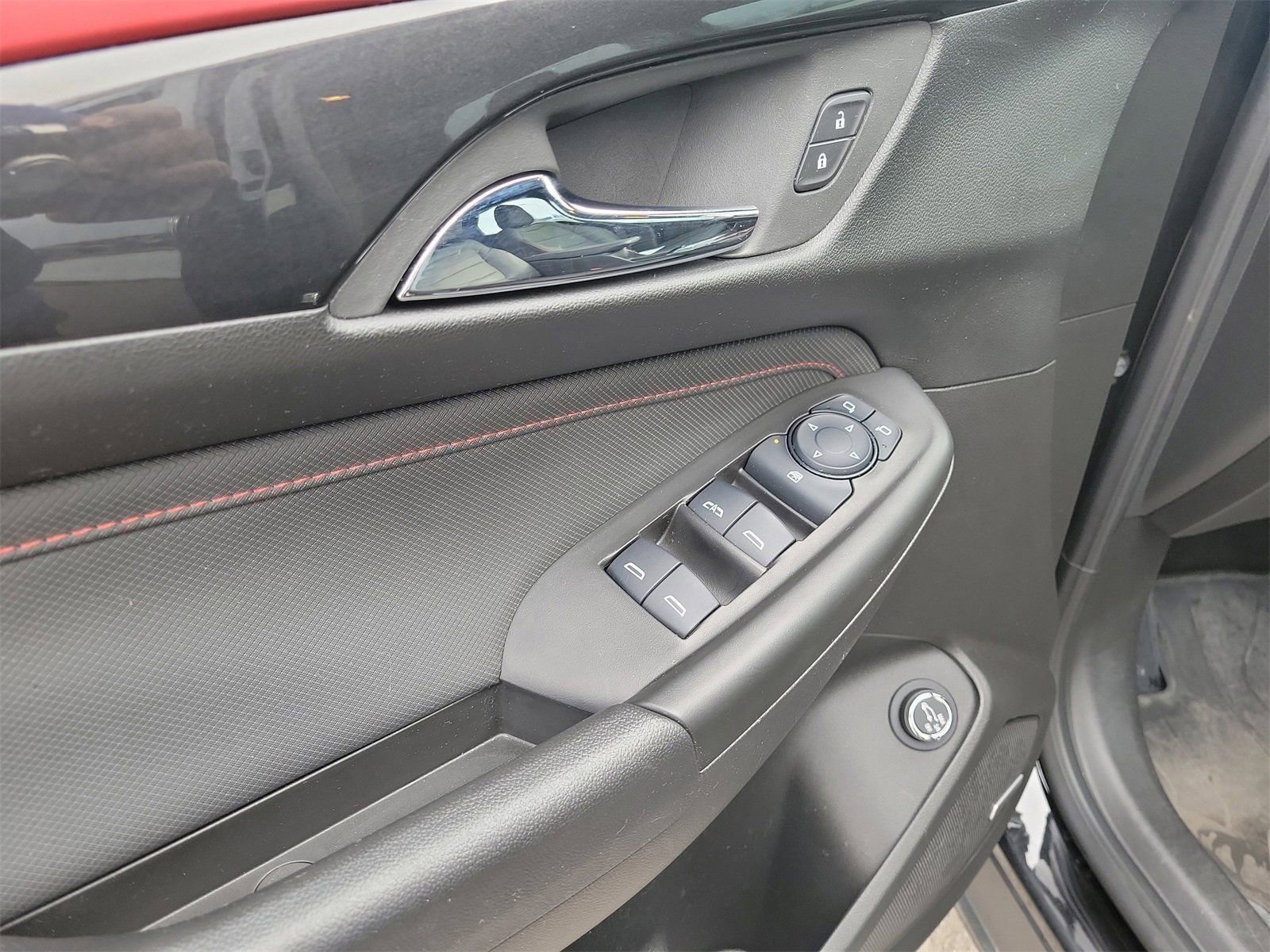 Used 2025 Chevrolet TrailBlazer RS w/ Convenience Package image 20