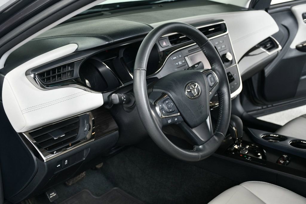 Used 2013 Toyota Avalon XLE Premium FWD image 26