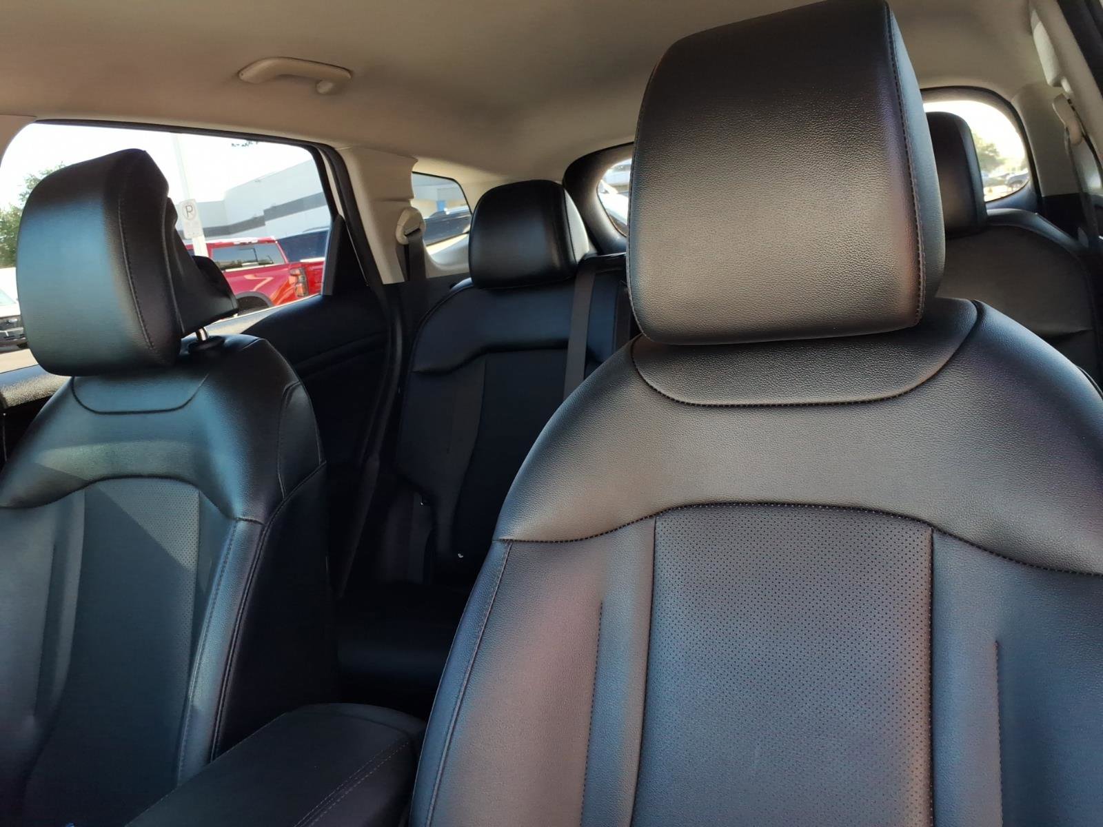 Used 2023 Kia Sportage EX image 13