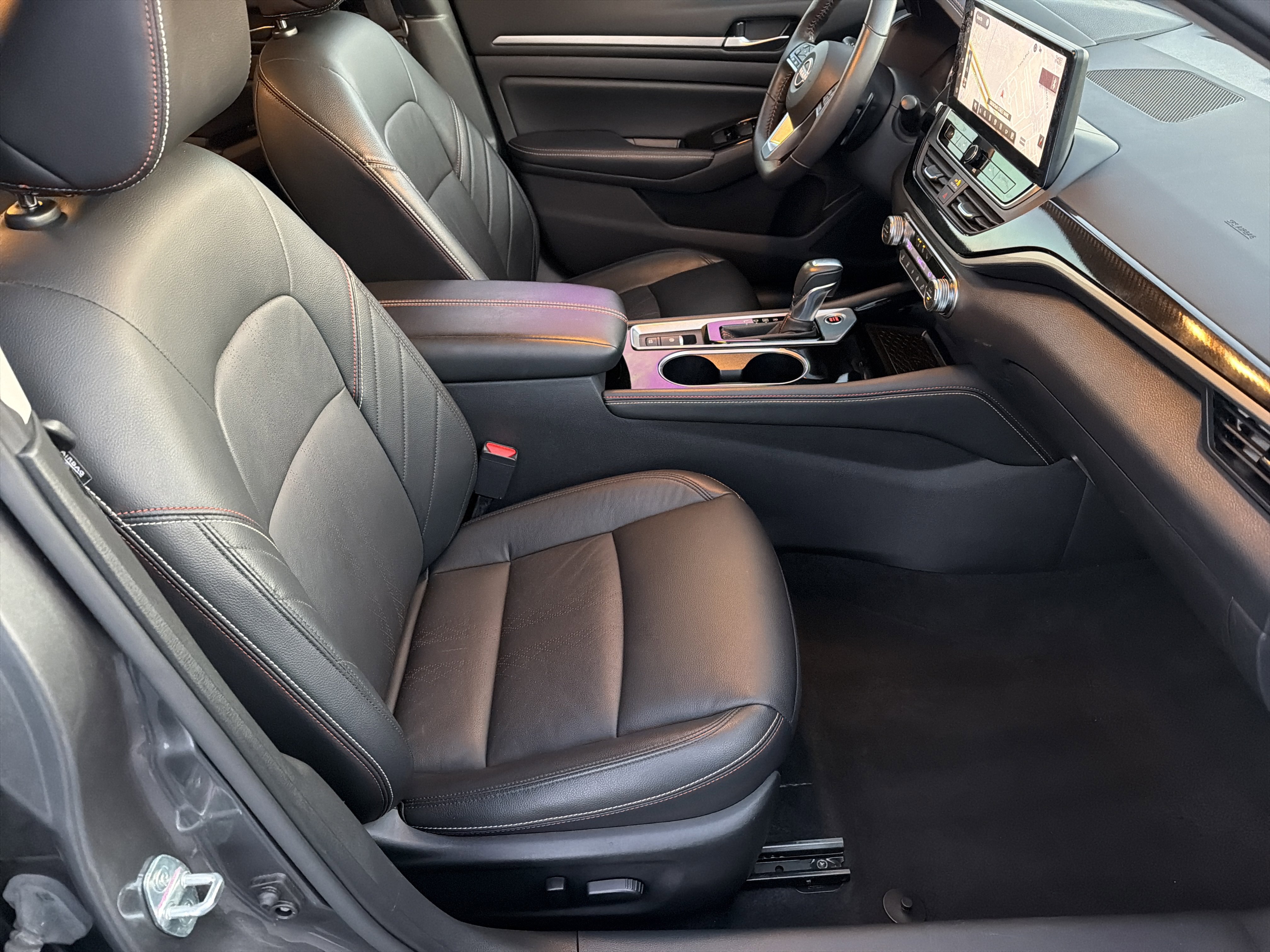 Used 2024 Nissan Altima 2.0 SR image 13