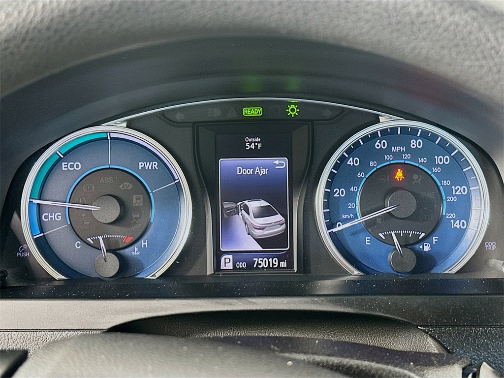 Used 2016 Toyota Camry LE image 12