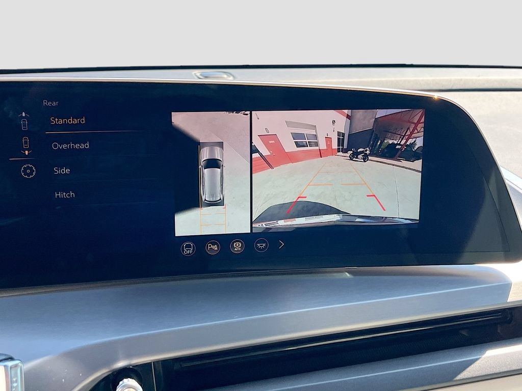 Used 2026 Cadillac Vistiq Luxury AWD/4WD image 14