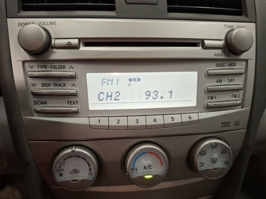 Used 2010 Toyota Camry FWD image 16