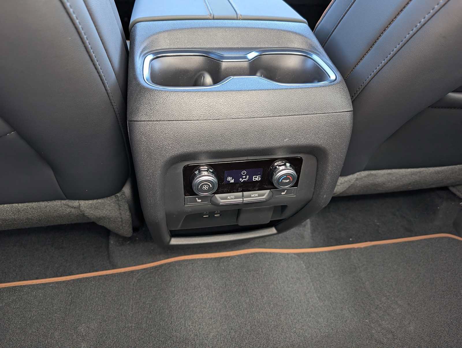 New 2026 GMC Acadia AT4 w/ Luxury Package AWD/4WD image 17