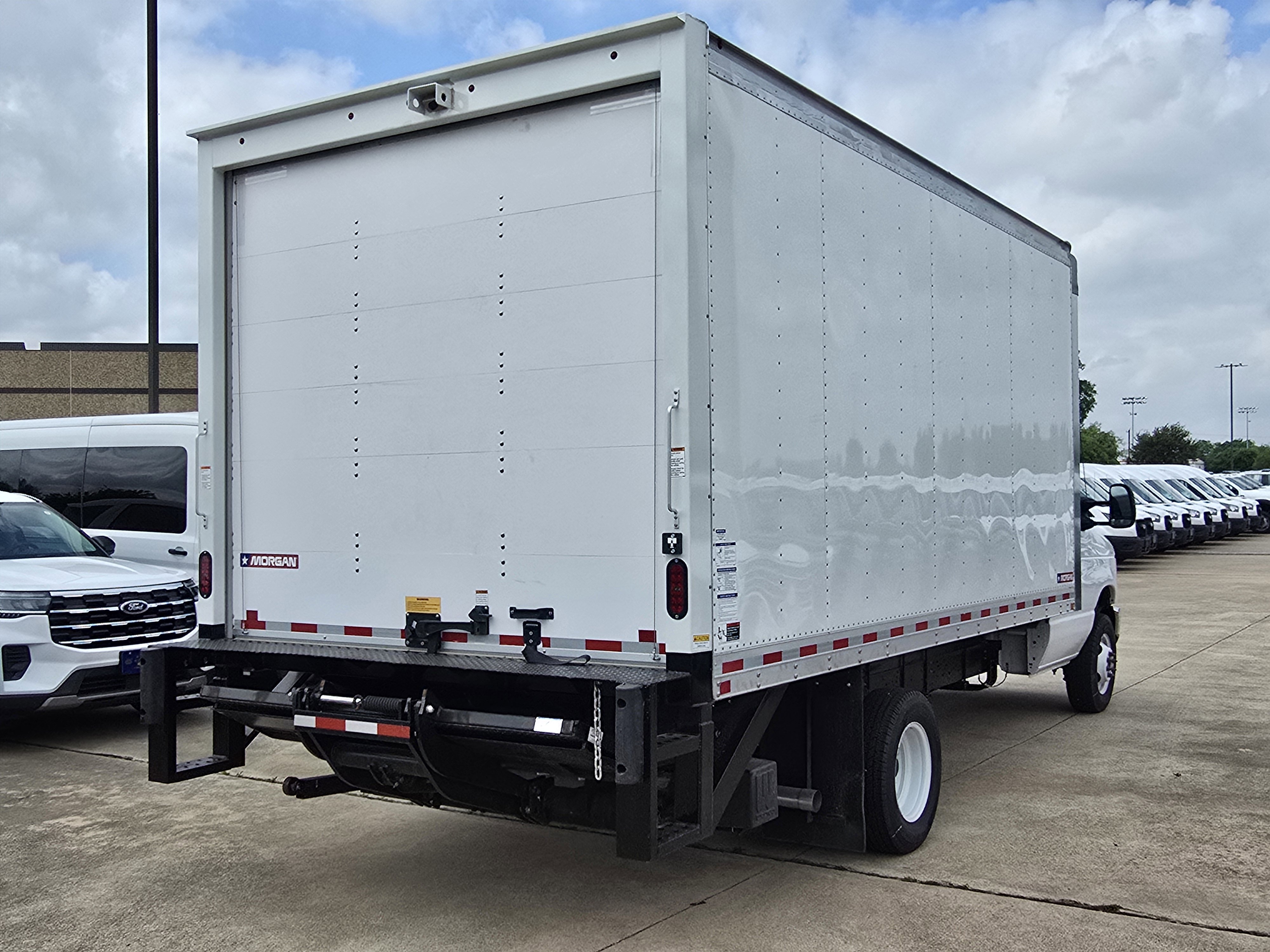 New 2026 Ford E-450 and Econoline 450 Super Duty w/ Driver's Safety Package RWD image 7
