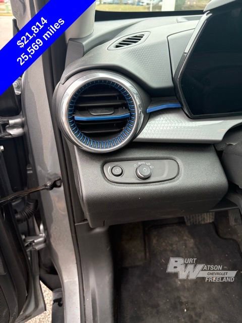 Used 2025 Chevrolet Trax LT image 13