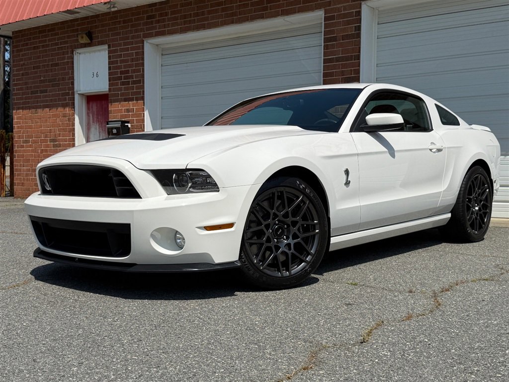 Used 2013 Ford Mustang Shelby GT500 video 2