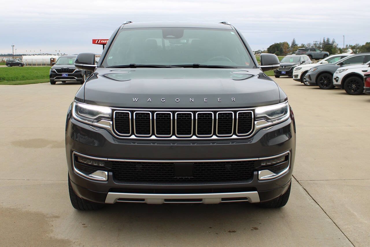 Used 2022 Jeep Wagoneer Series II AWD/4WD image 2