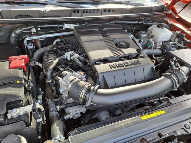 Used 2025 Nissan Frontier PRO-4X AWD/4WD image 27