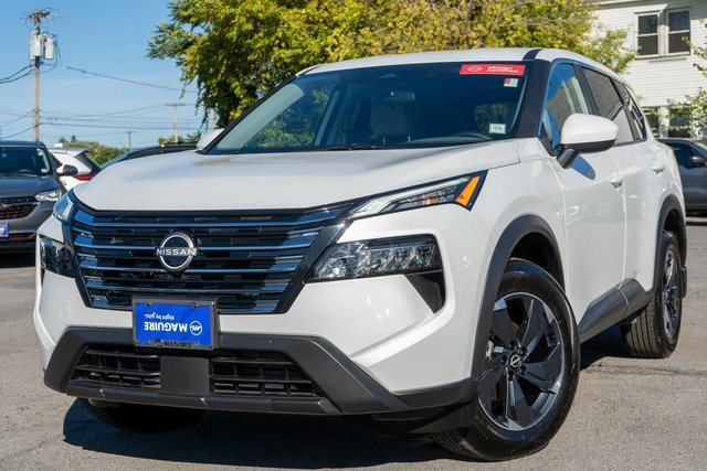 Certified 2025 Nissan Rogue SV