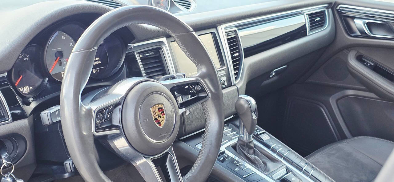 Used 2016 Porsche Macan S image 12