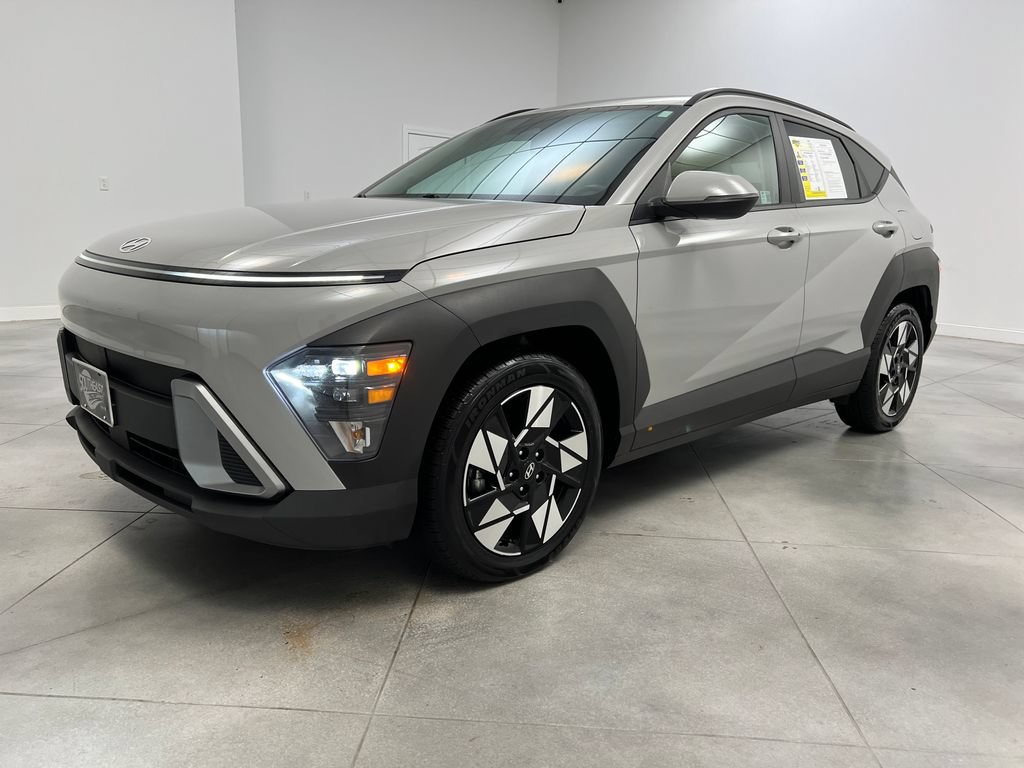 Used 2025 Hyundai Kona SEL FWD image 4