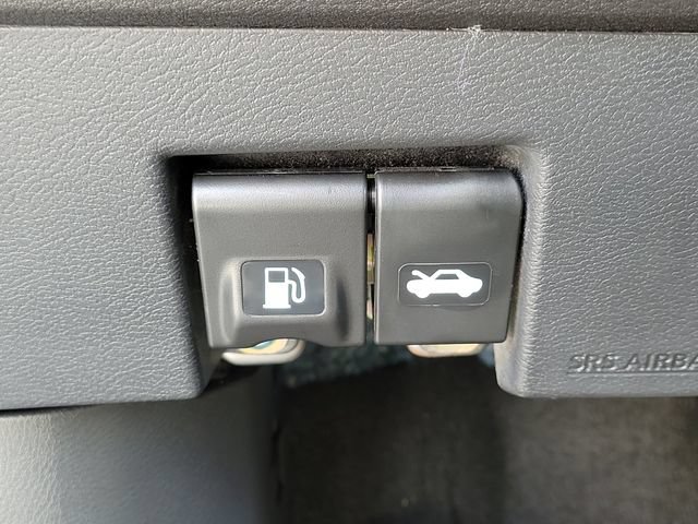 Used 2021 Nissan Kicks SR w/ SR Premium Package FWD image 14