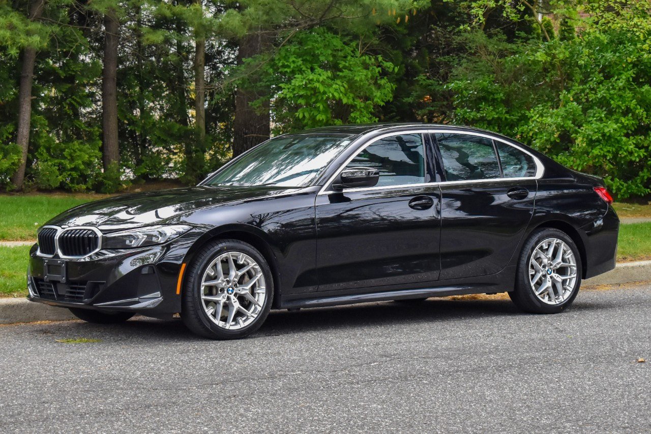 Used 2025 BMW 330i xDrive Sedan AWD/4WD image 2