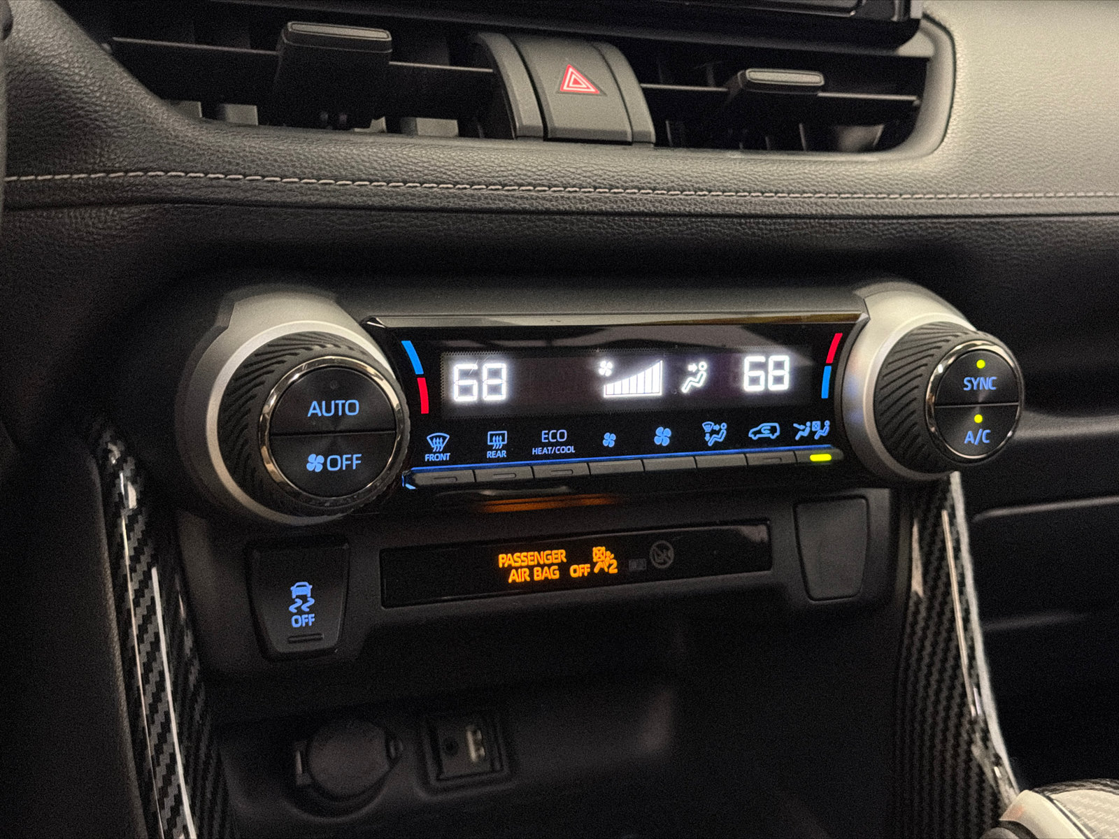 Used 2019 Toyota RAV4 XLE w/ All Weather Liner Package AWD/4WD image 26
