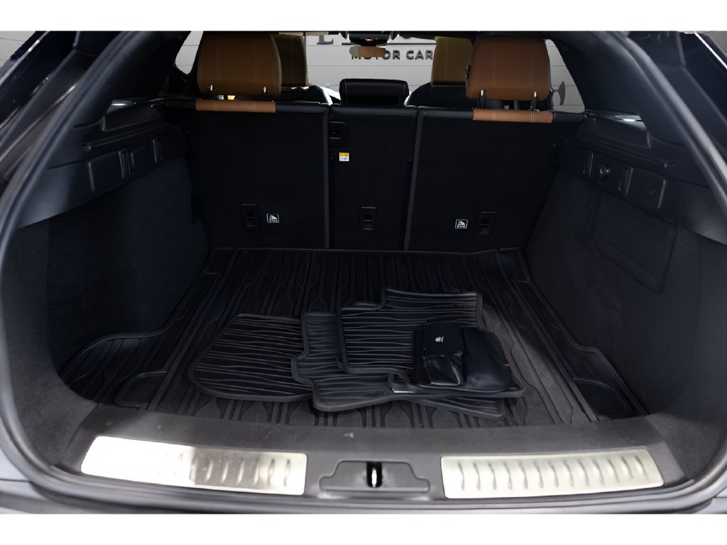Used 2019 Land Rover Range Rover Velar R-Dynamic SE AWD/4WD image 85