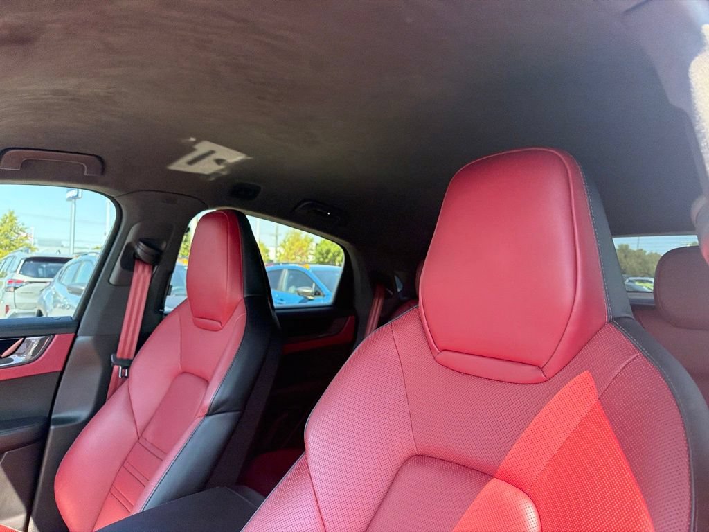 Used 2024 Porsche Cayenne Turbo GT AWD/4WD image 4