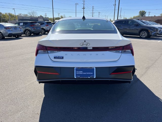 Certified 2025 Hyundai Elantra SEL FWD image 4