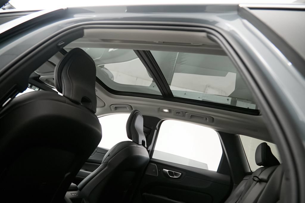 Certified 2023 Volvo XC60 T8 Ultimate w/ Climate Package AWD/4WD image 24