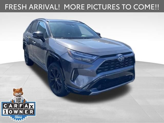 Used 2022 Toyota RAV4 XSE AWD/4WD image 3