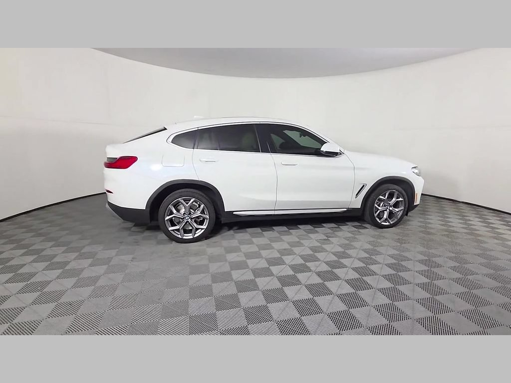 Used 2025 BMW X4 xDrive30i AWD/4WD image 39