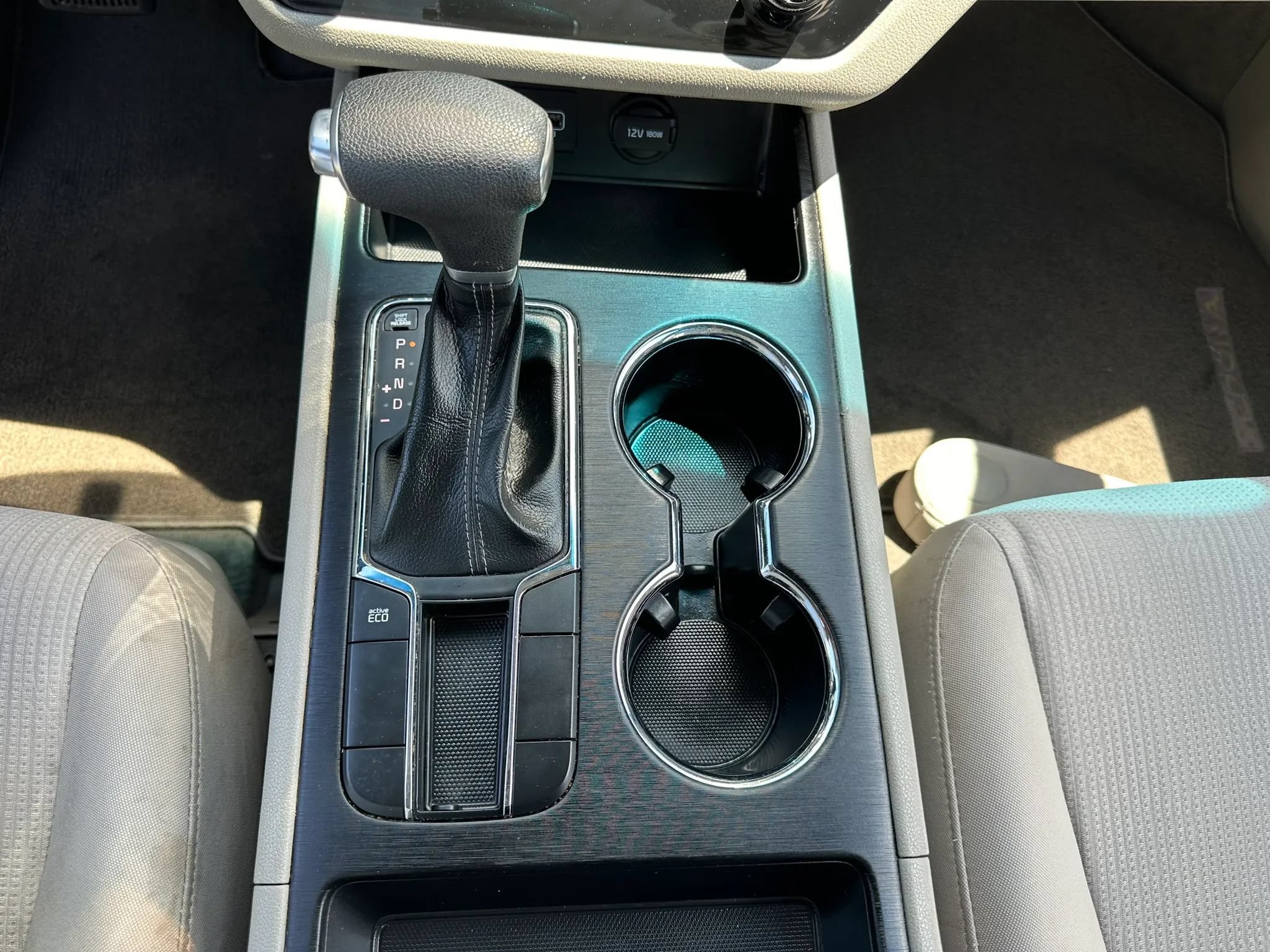 Used 2019 Kia Sedona LX FWD image 23