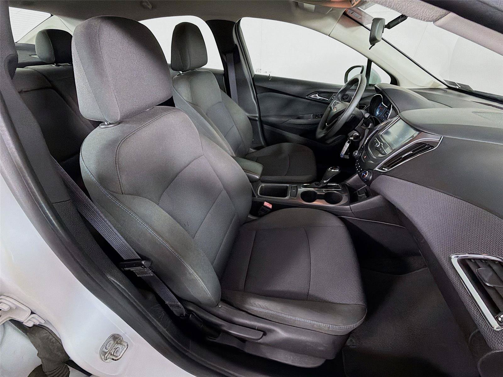 Used 2016 Chevrolet Cruze LT FWD image 27