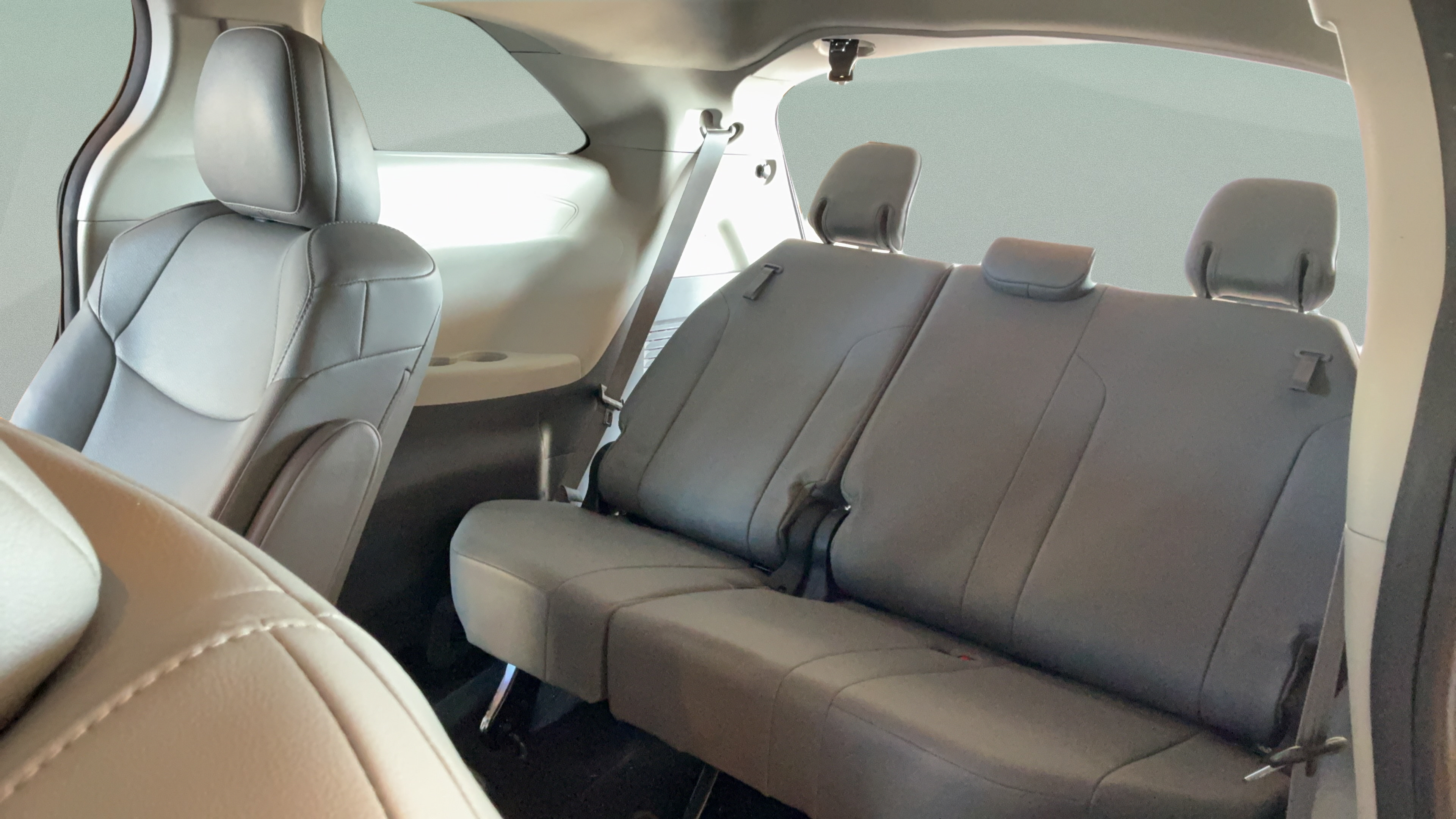 Used 2021 Toyota Sienna XLE FWD image 29