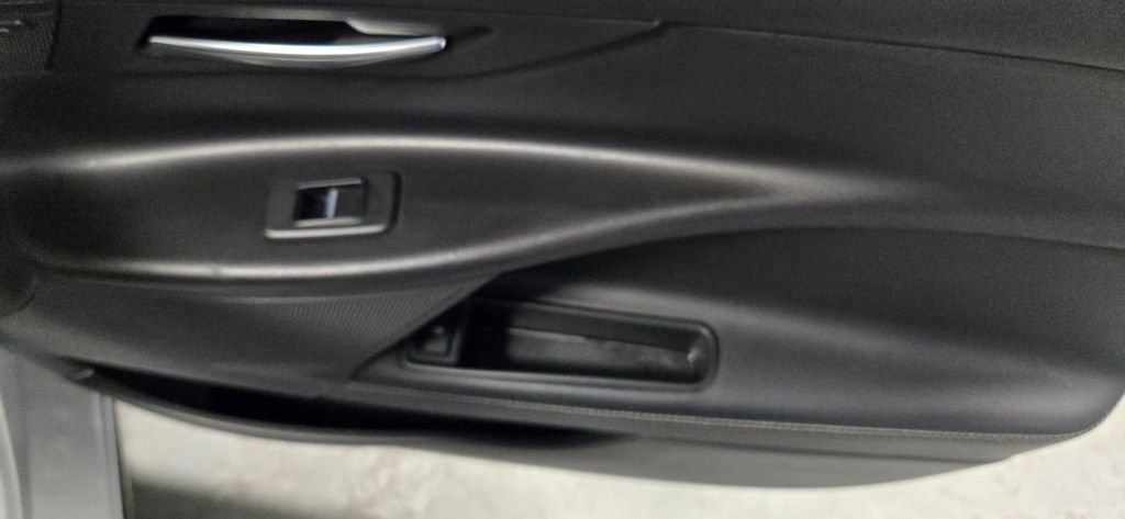 Used 2018 Jaguar XE S image 27