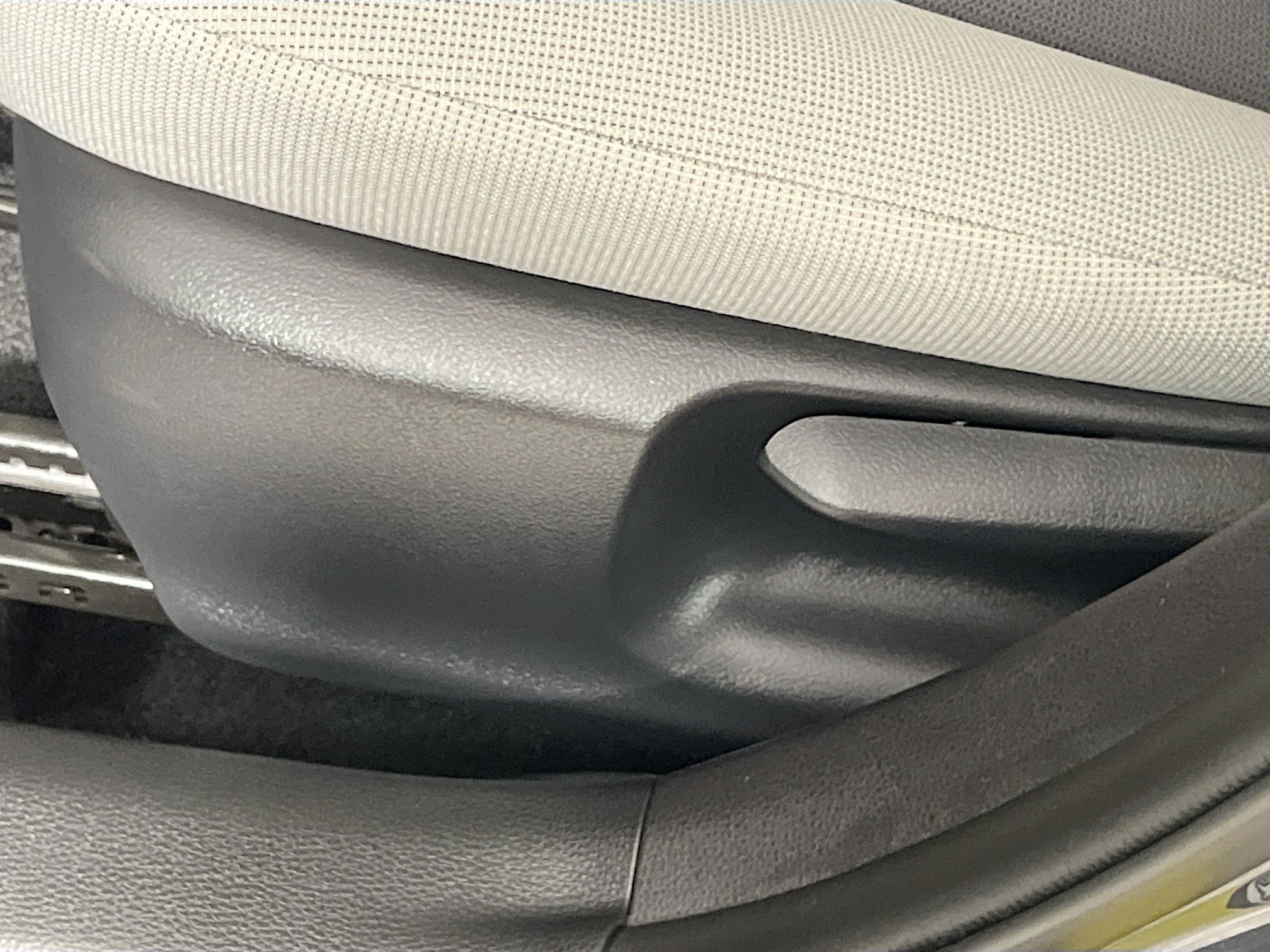 Used 2025 Toyota Corolla LE FWD image 16