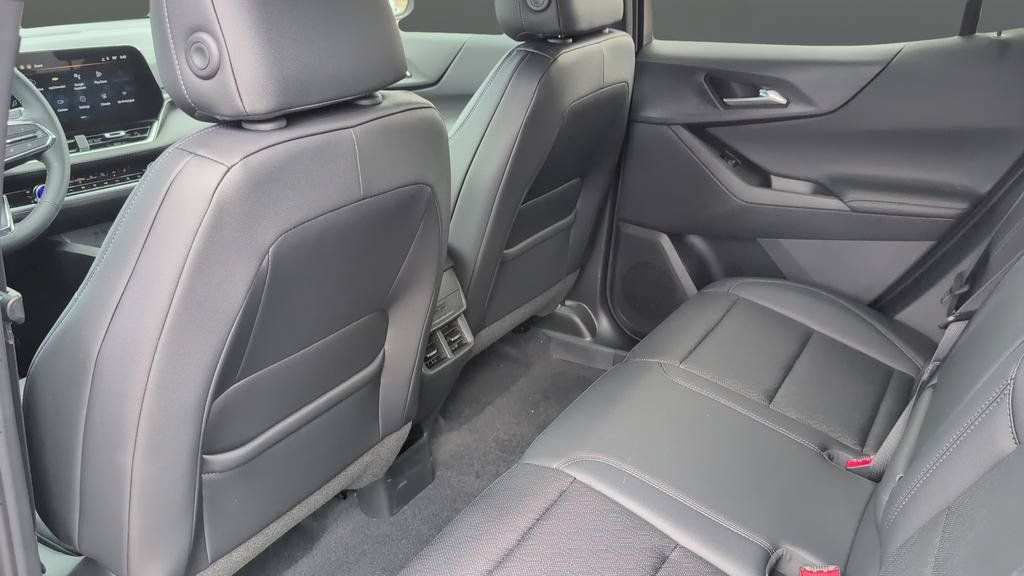 New 2026 Chevrolet Equinox LT w/ Convenience Package II AWD/4WD image 22