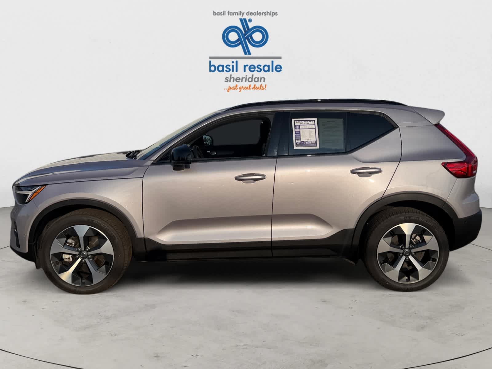 Used 2026 Volvo XC40 B5 Plus AWD/4WD image 3