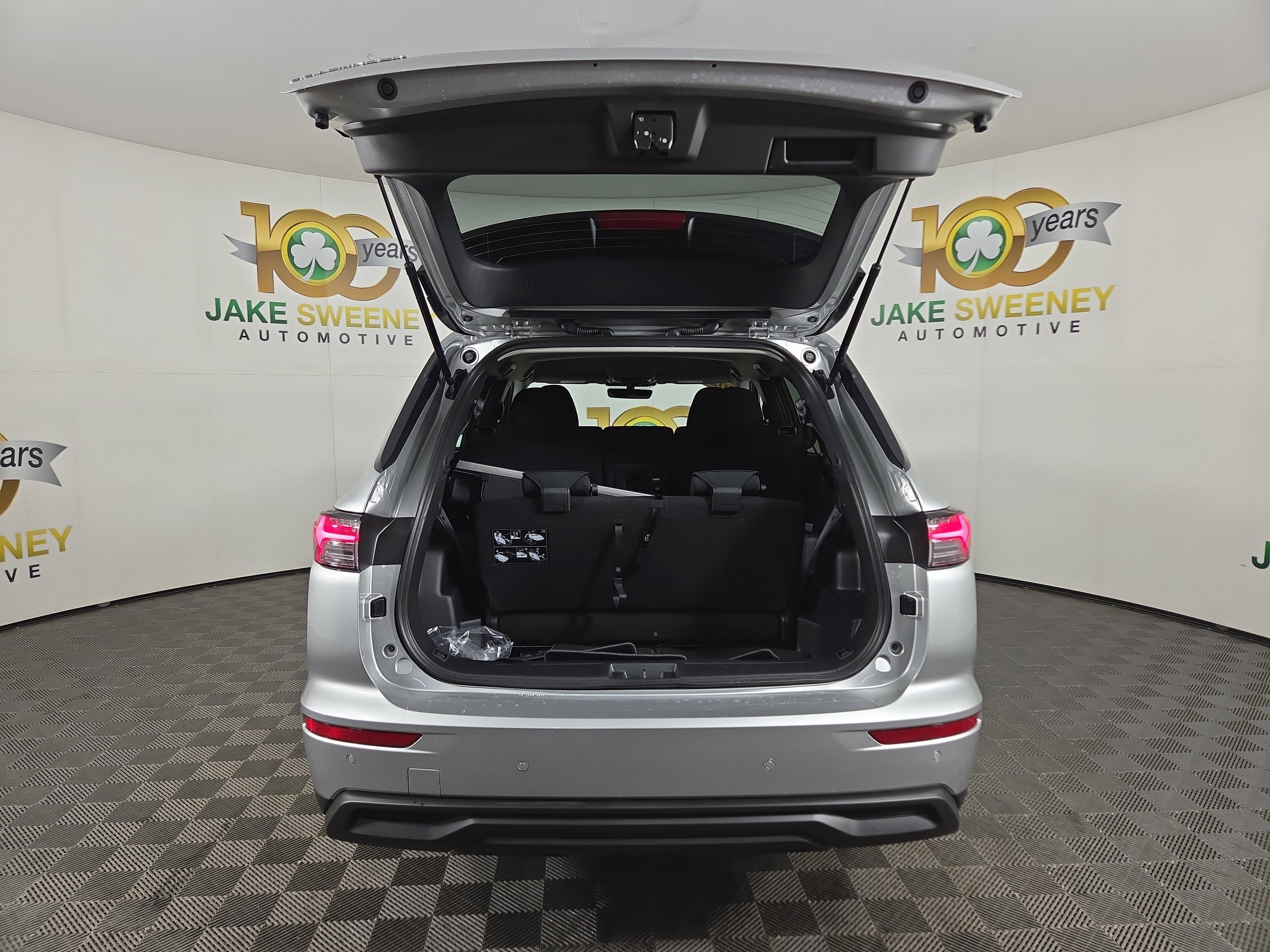 New 2026 Mitsubishi Outlander ES image 32