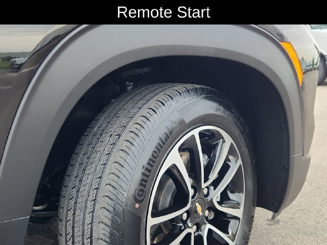 Used 2025 Chevrolet TrailBlazer LT AWD/4WD image 18
