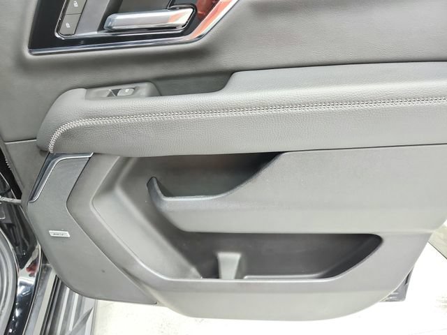 Used 2025 GMC Yukon XL Denali AWD/4WD image 48
