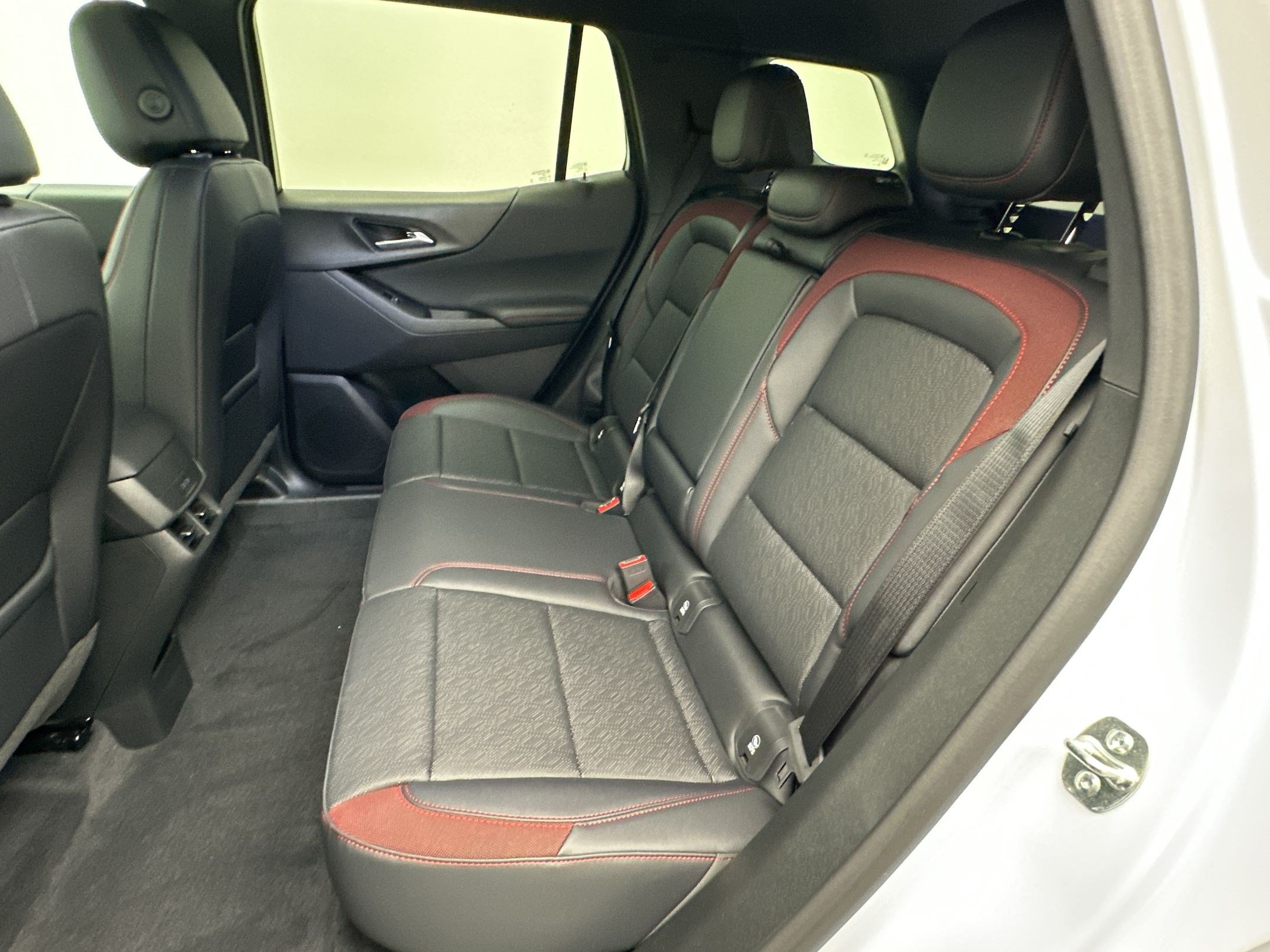 New 2027 Chevrolet Equinox RS w/ LPO, Floor Liner Package AWD/4WD image 22