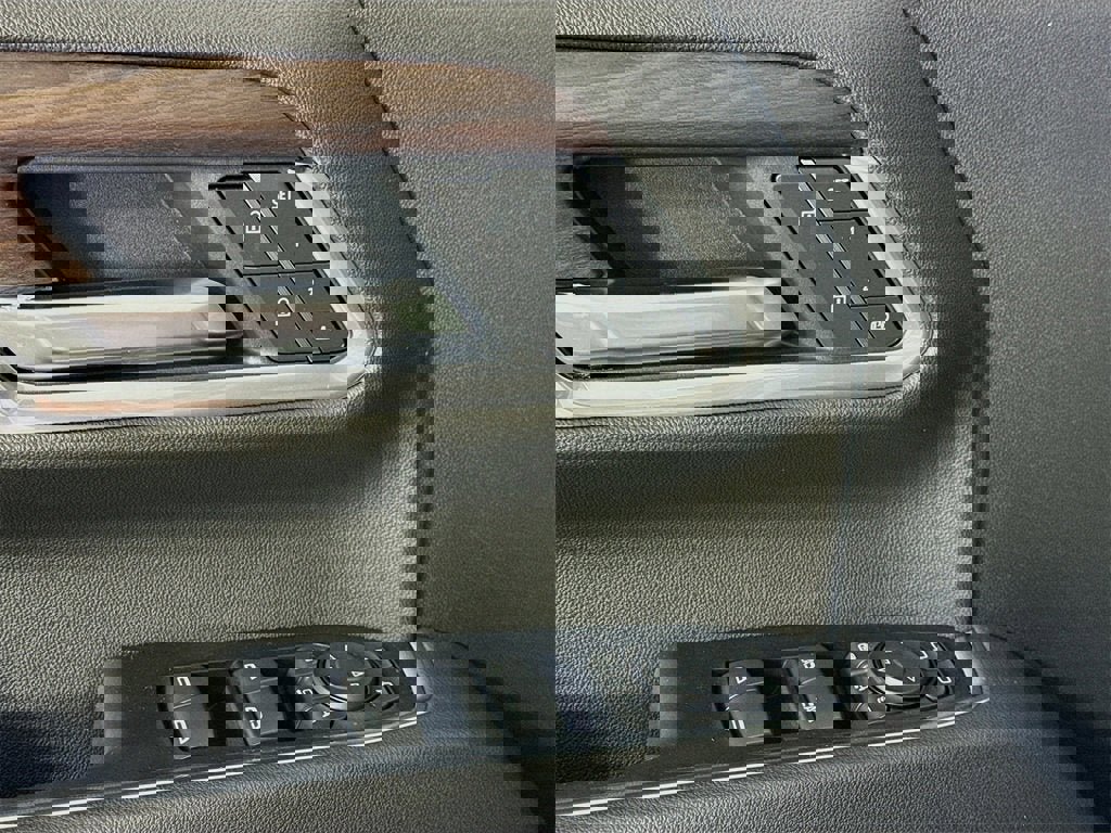 New 2026 GMC Sierra 2500 SLT w/ SLT Premium Package image 13