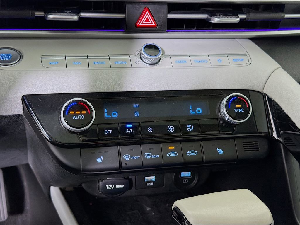 Used 2023 Hyundai Elantra Limited FWD image 19